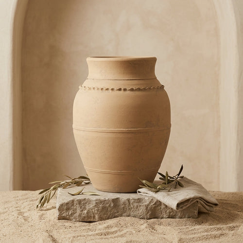 Dekorative Vase aus naturfarbenem beigem Terrakotta mit strukturiertem, erhabenem Randdetail